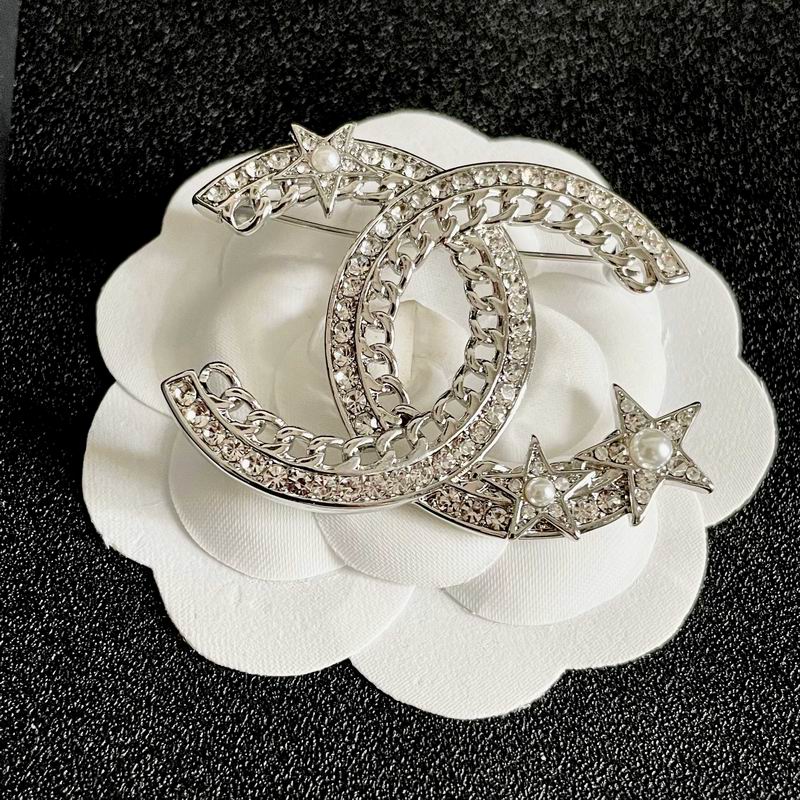 Chanel Brooch 10yxx87 (6)