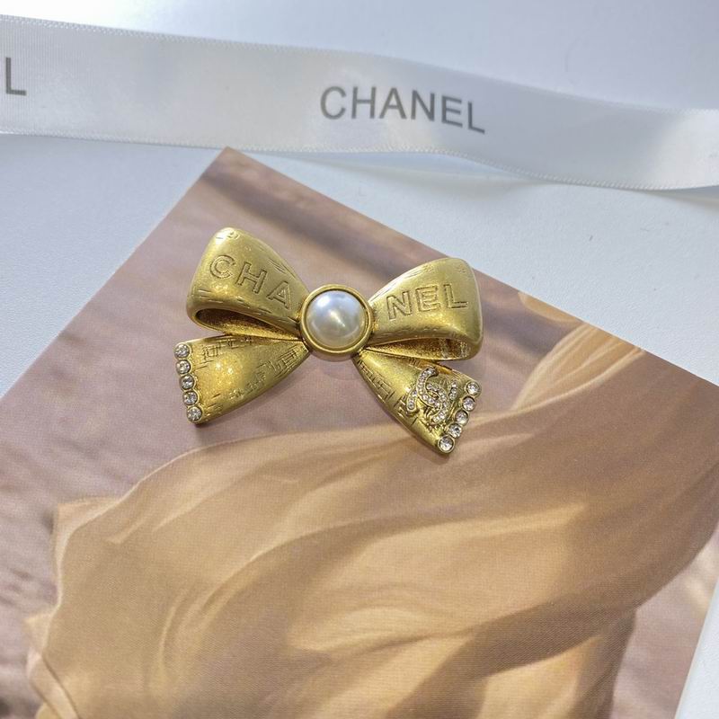 Chanel Brooch 10yxx88 (3)