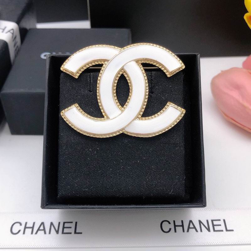 Chanel Brooch 10yxx89 (1)
