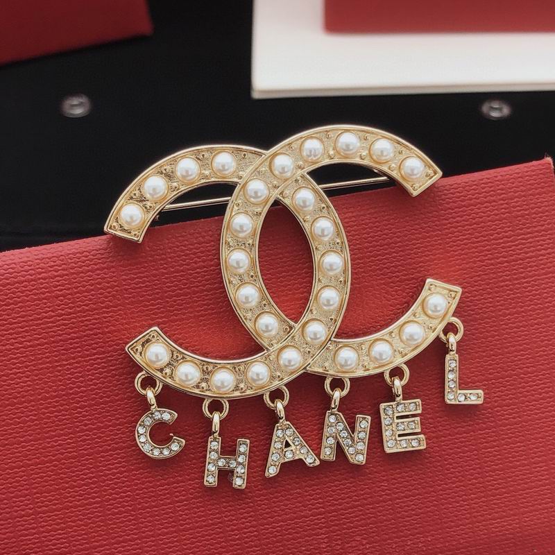 Chanel Brooch 10yxx90 (1)