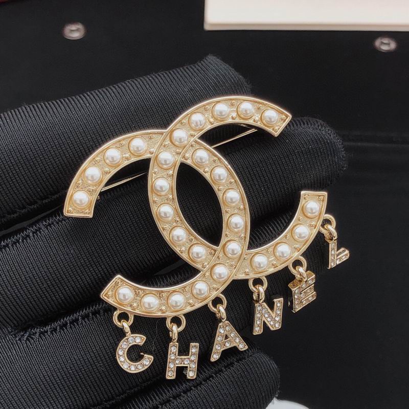 Chanel Brooch 10yxx90 (3)