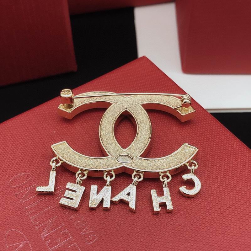 Chanel Brooch 10yxx90 (5)
