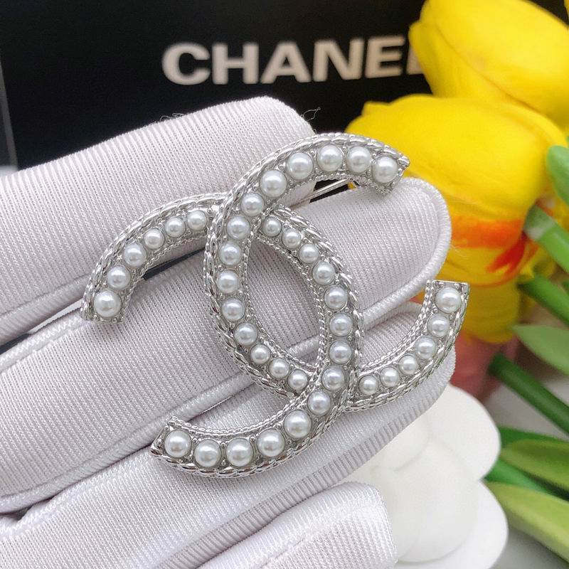 Chanel Brooch 10yxx91 (1)