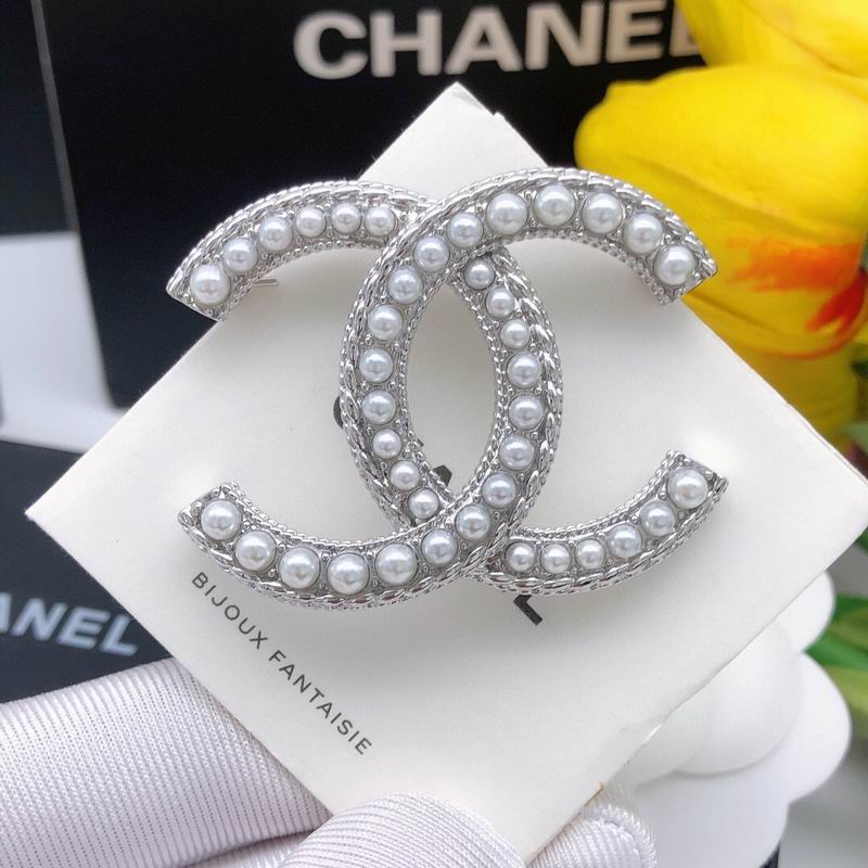 Chanel Brooch 10yxx91 (2)