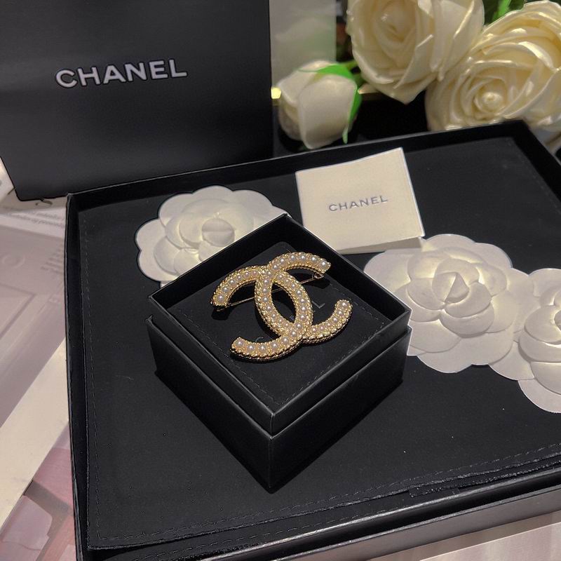 Chanel Brooch 10yxx91 (9)