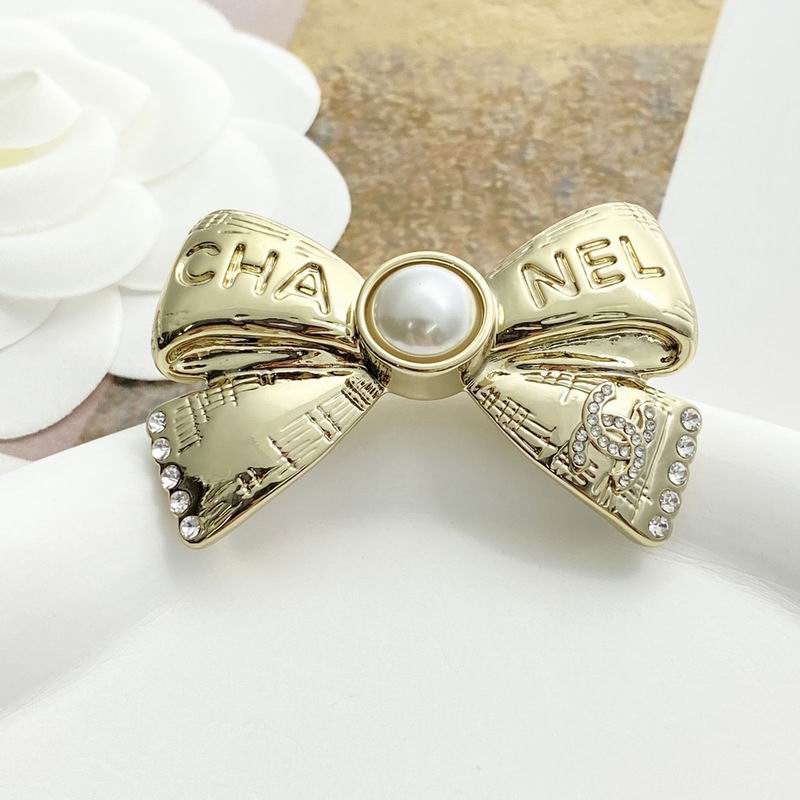 Chanel Brooch 10yxx92 (2)