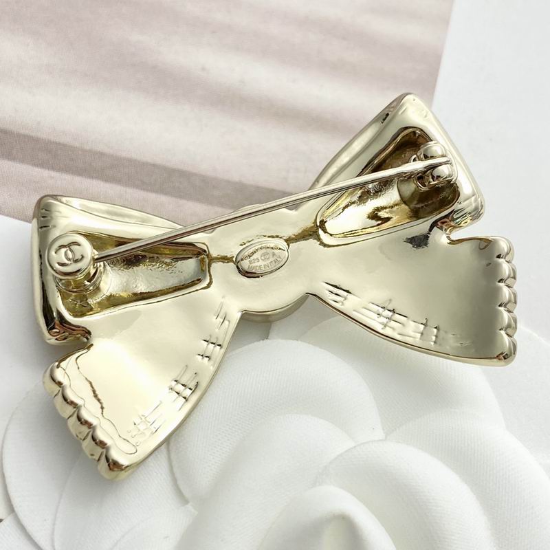 Chanel Brooch 10yxx92 (4)