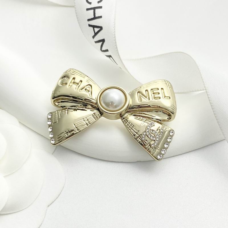Chanel Brooch 10yxx92 (6)