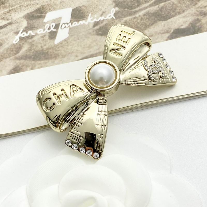 Chanel Brooch 10yxx92 (7)