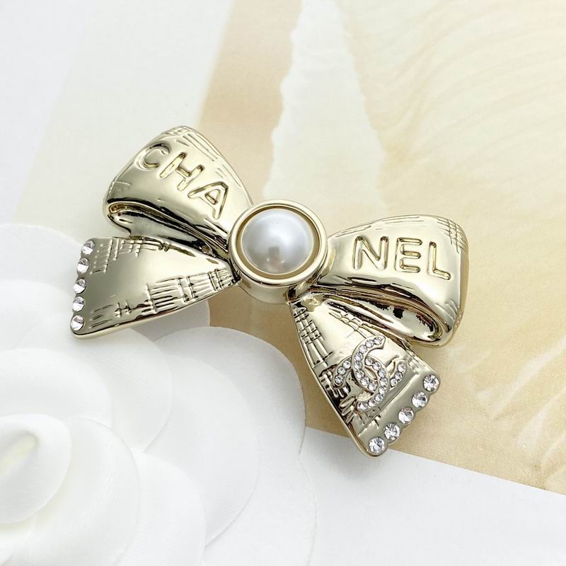 Chanel Brooch 10yxx92 (8)