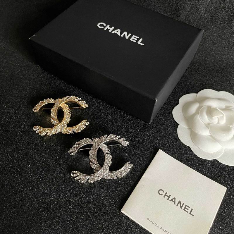 Chanel Brooch 10yxx94 (1)