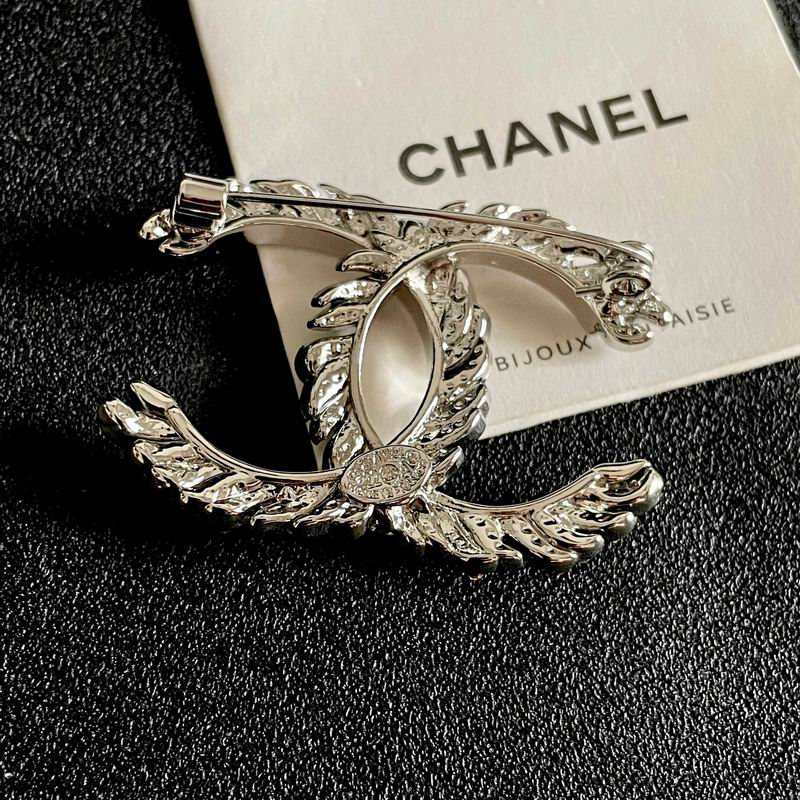 Chanel Brooch 10yxx94 (2)