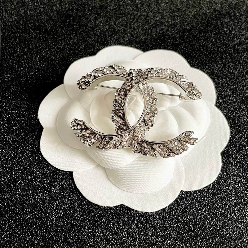 Chanel Brooch 10yxx94 (4)