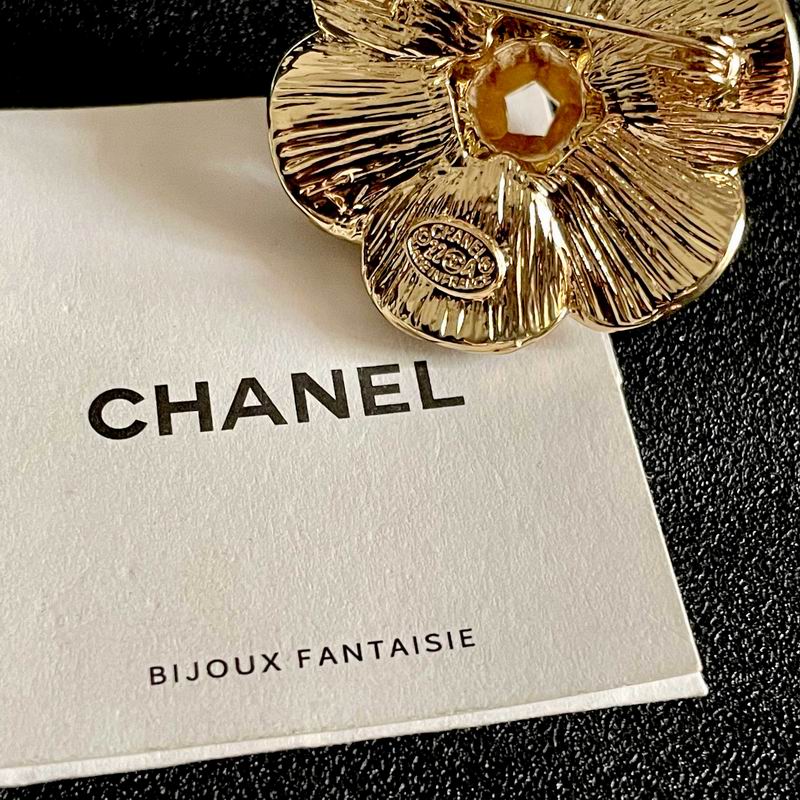 Chanel Brooch 10yxx95 (10)