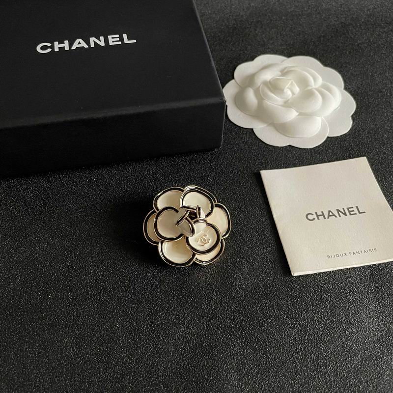 Chanel Brooch 10yxx95 (5)