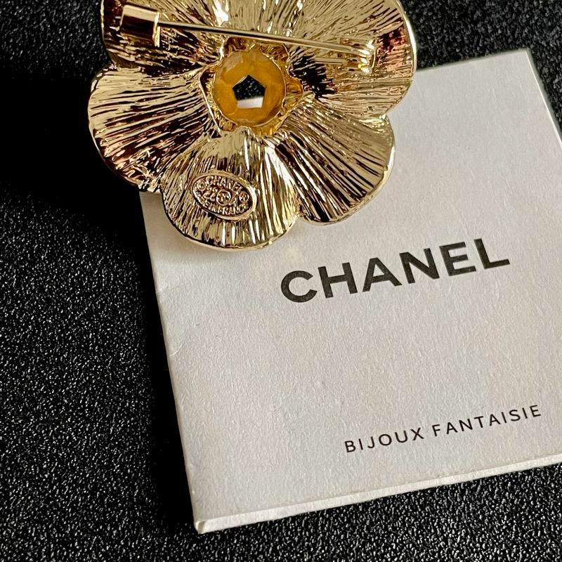 Chanel Brooch 10yxx95 (6)