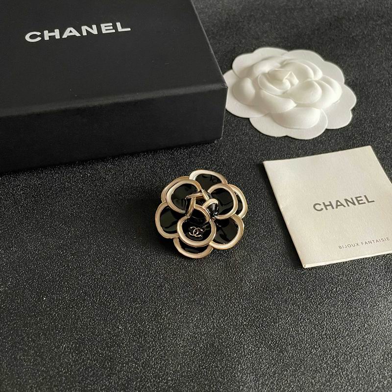 Chanel Brooch 10yxx95 (9)