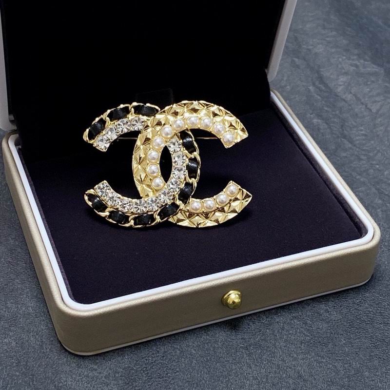 Chanel Brooch 10yxx96 (2)
