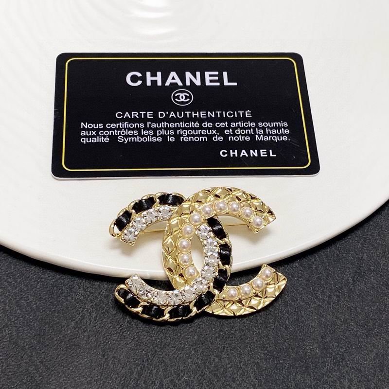 Chanel Brooch 10yxx96 (3)