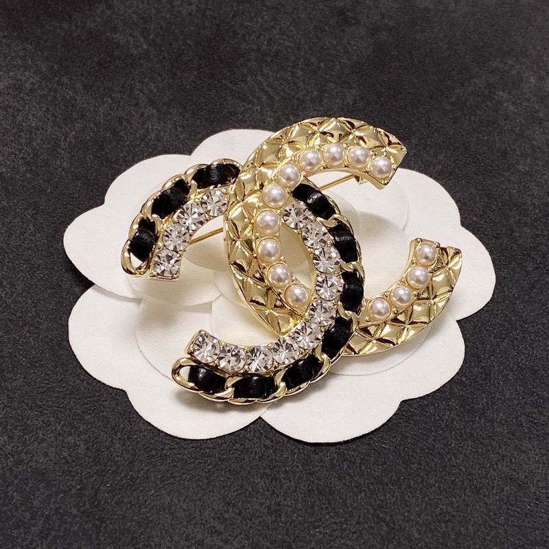 Chanel Brooch 10yxx96 (4)