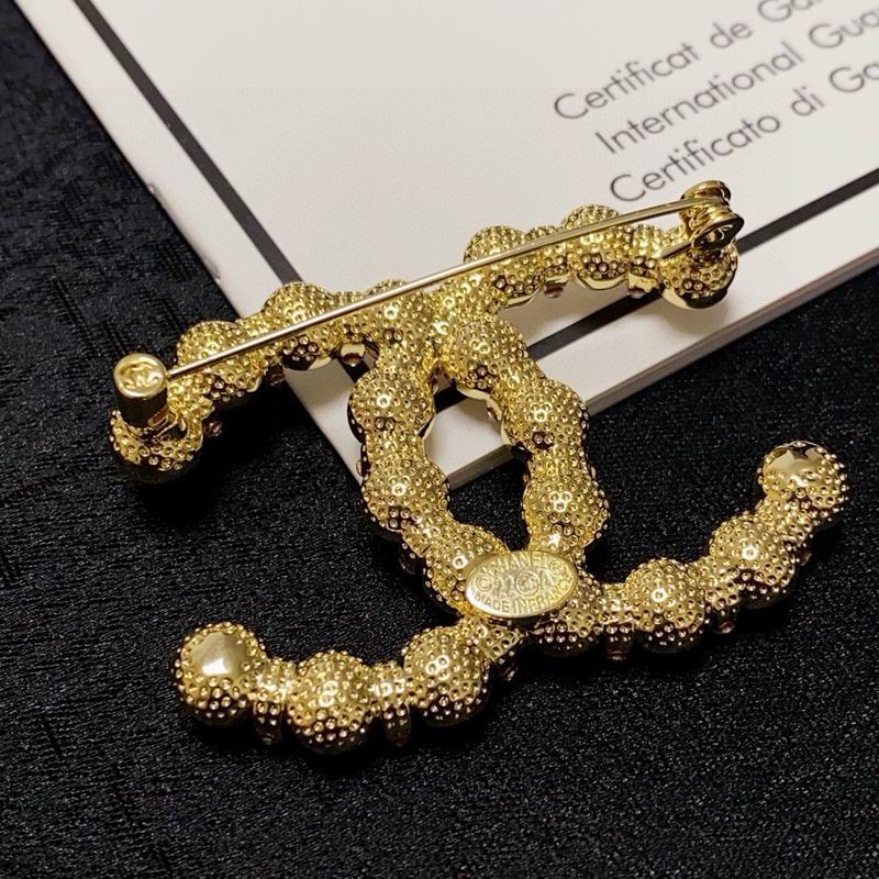 Chanel Brooch 10yxx97 (2)