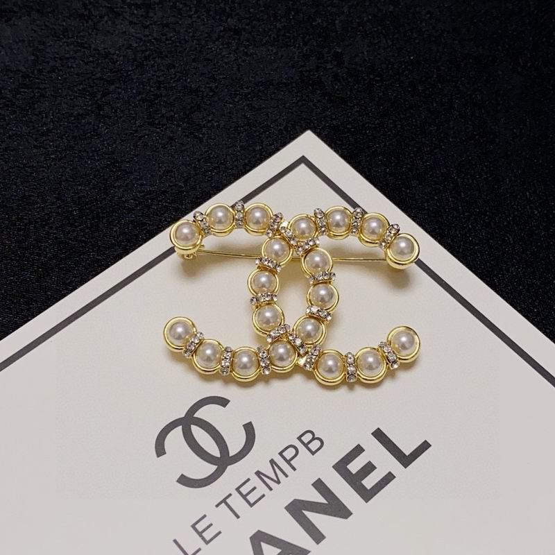 Chanel Brooch 10yxx97 (3)