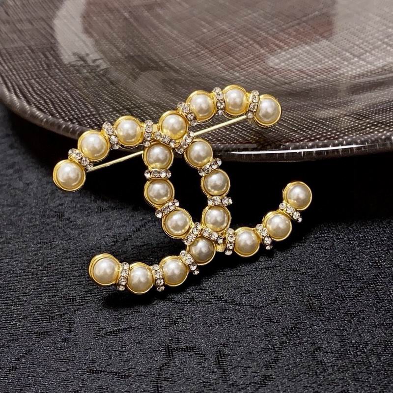 Chanel Brooch 10yxx97 (4)