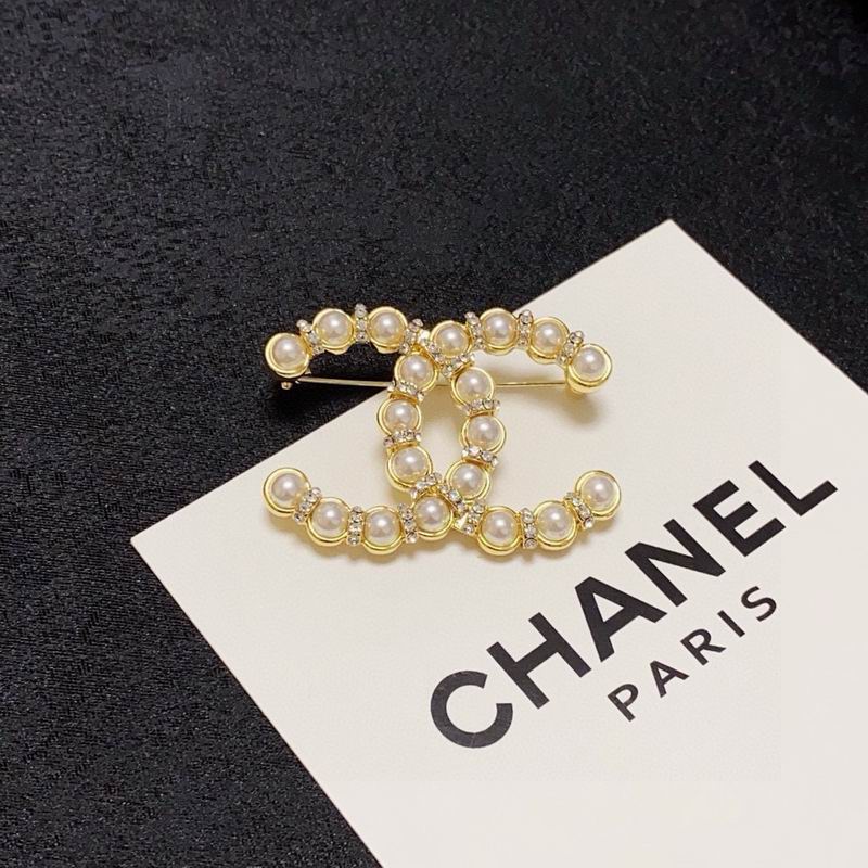 Chanel Brooch 10yxx97 (5)
