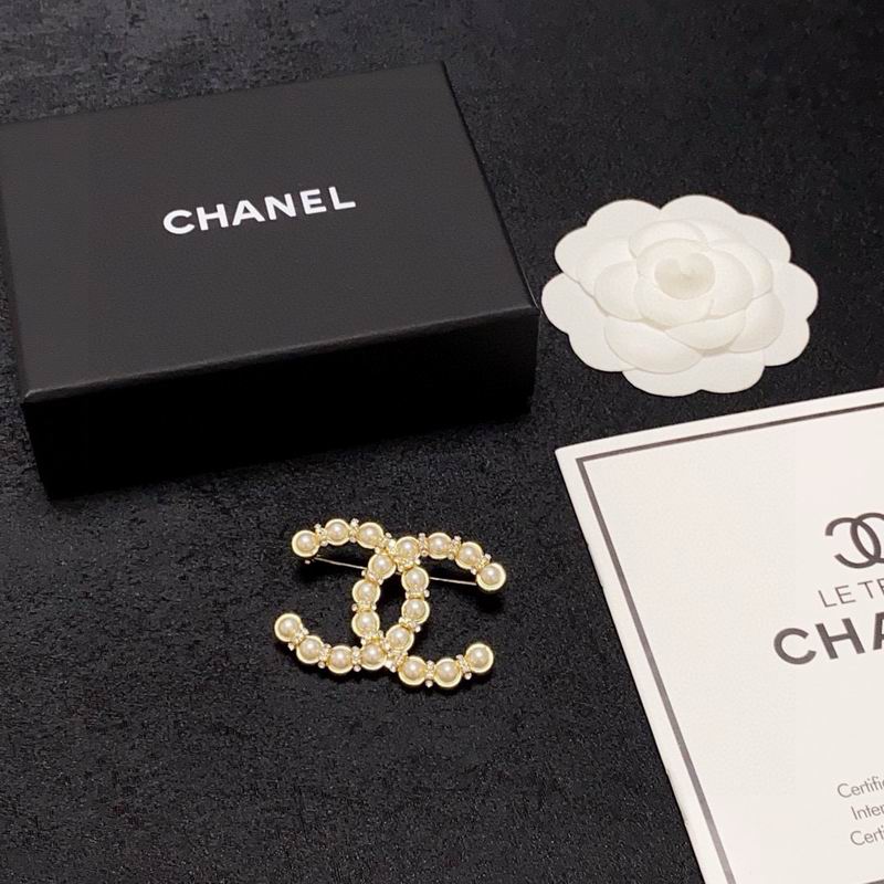 Chanel Brooch 10yxx97 (6)