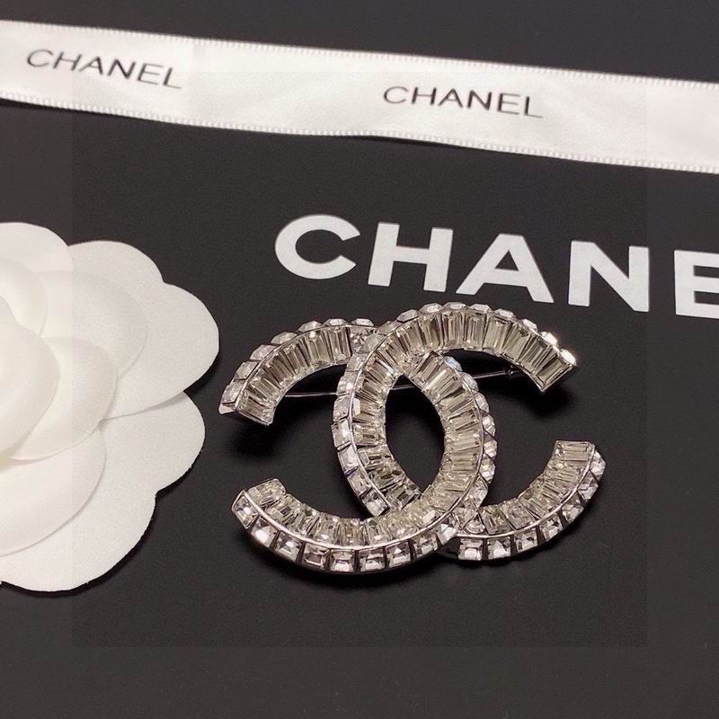 Chanel Brooch 10yxx98 (1)