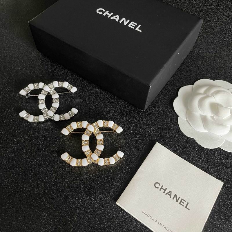 Chanel Brooch 10yxx99 (1)