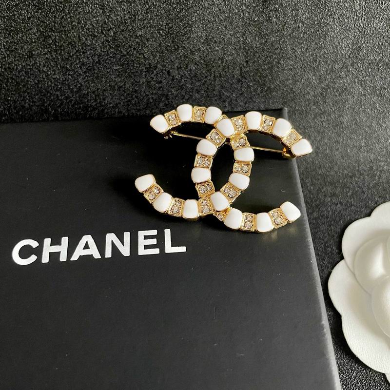 Chanel Brooch 10yxx99 (10)
