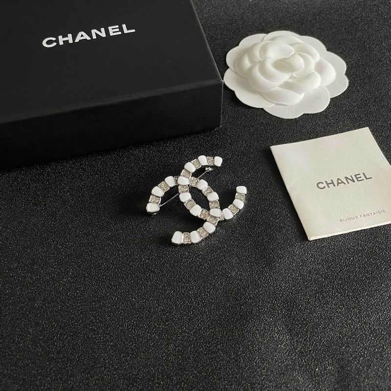 Chanel Brooch 10yxx99 (3)