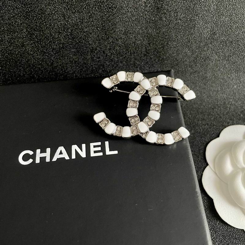 Chanel Brooch 10yxx99 (6)