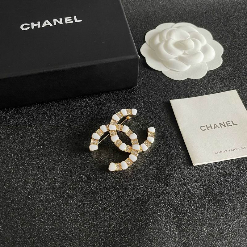 Chanel Brooch 10yxx99 (7)