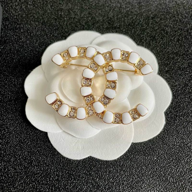 Chanel Brooch 10yxx99 (9)