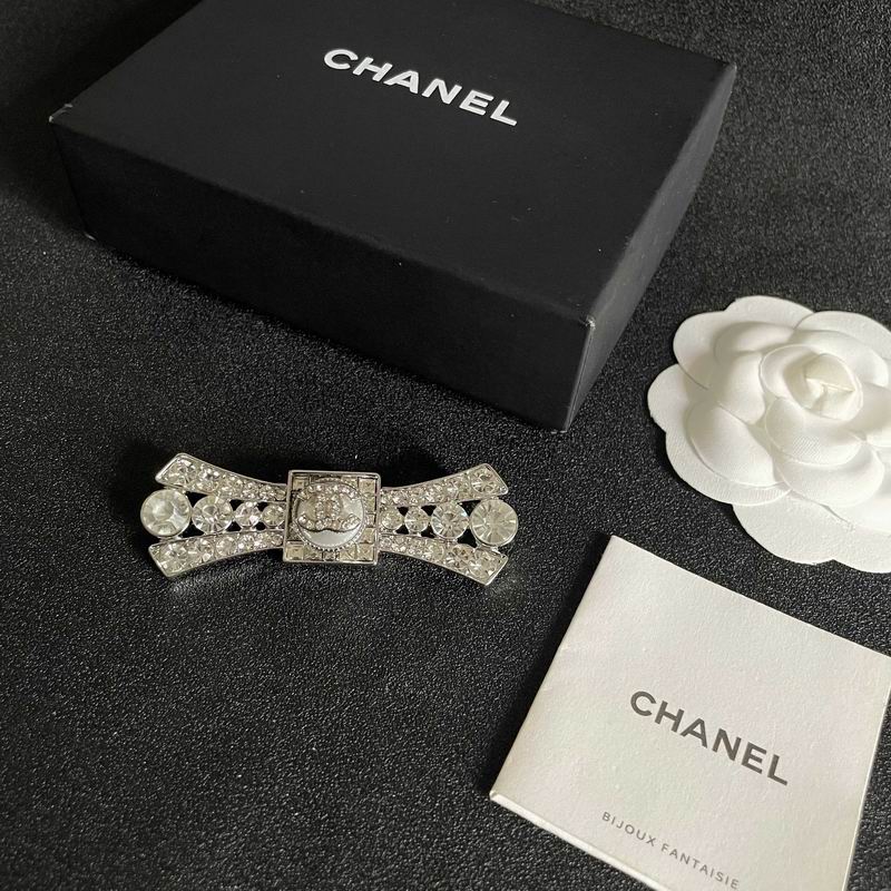 Chanel Brooch 11yxx101 (1)