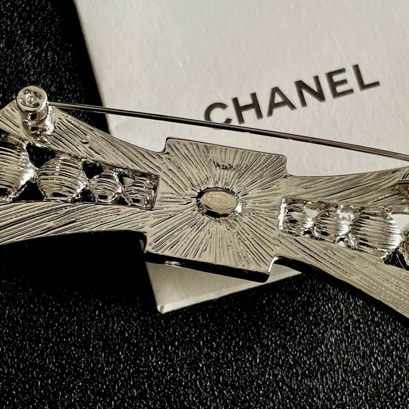 Chanel Brooch 11yxx101 (3)