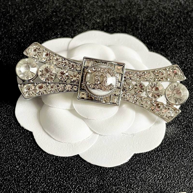 Chanel Brooch 11yxx101 (4)