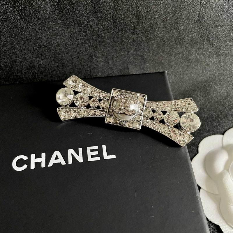 Chanel Brooch 11yxx101 (5)