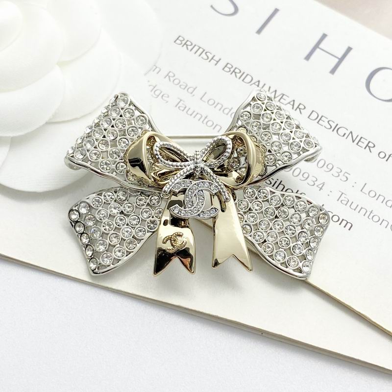 Chanel Brooch 11yxx104 (3)