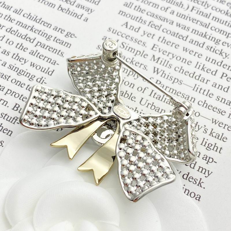Chanel Brooch 11yxx104 (4)