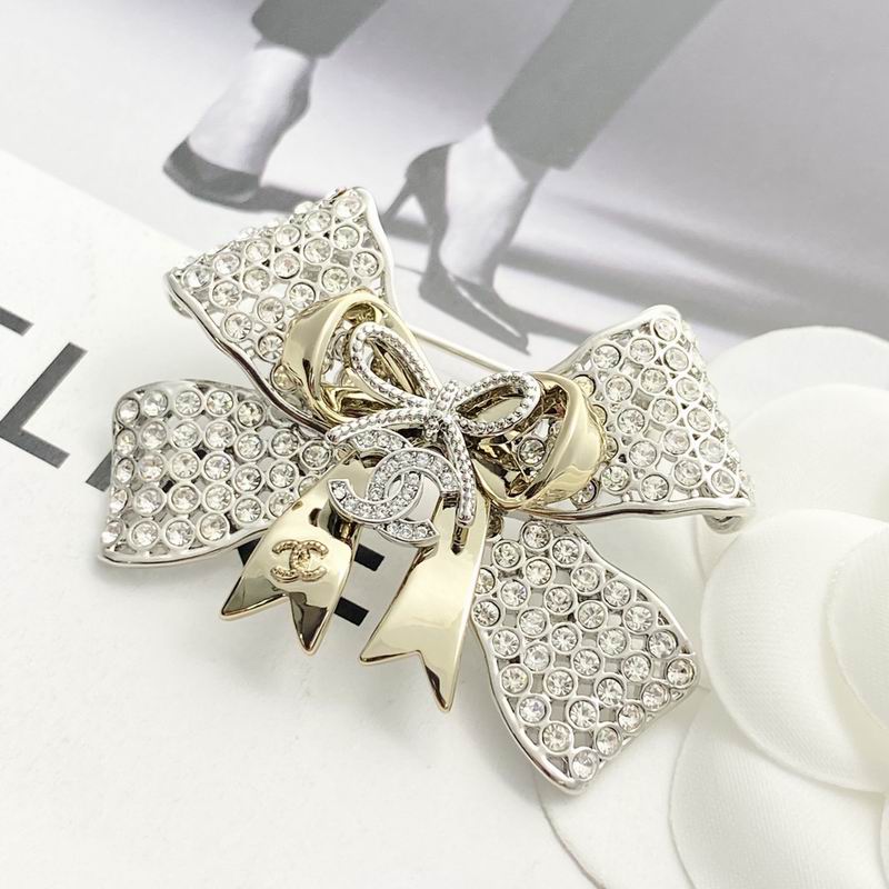Chanel Brooch 11yxx104 (6)