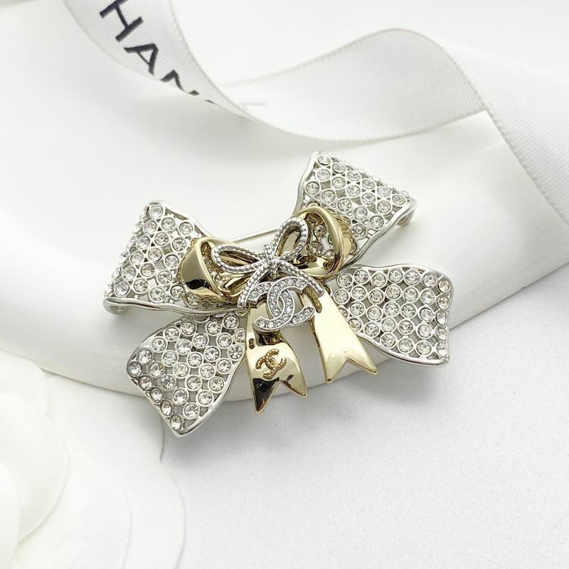 Chanel Brooch 11yxx104 (7)