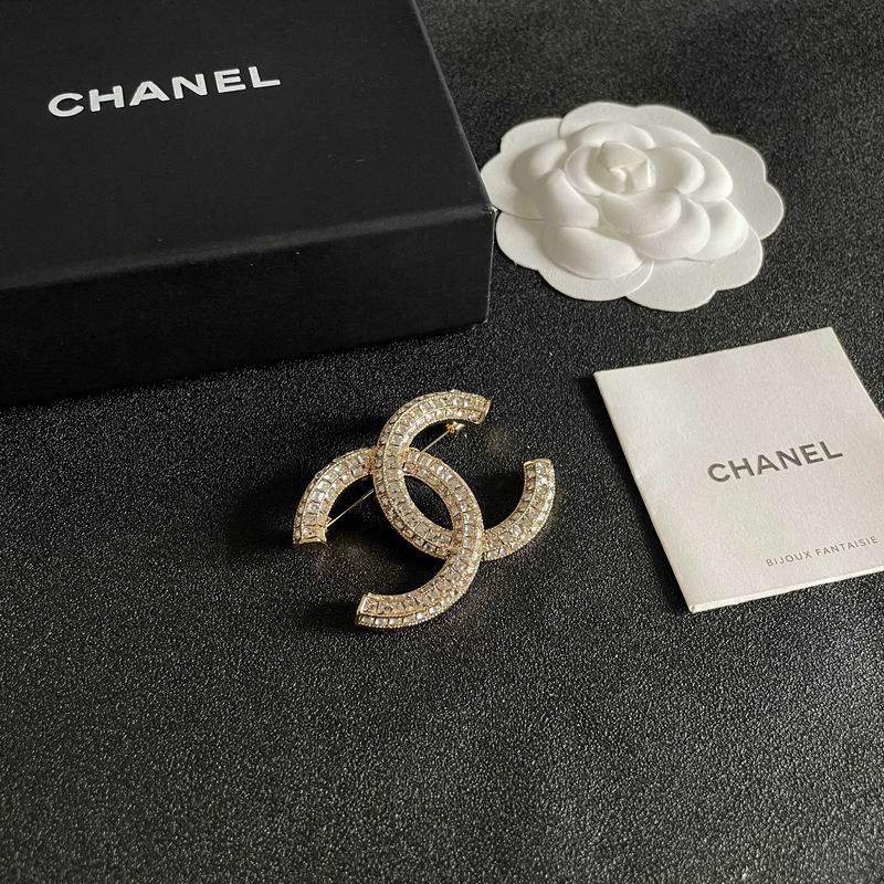 Chanel Brooch 11yxx105 (2)