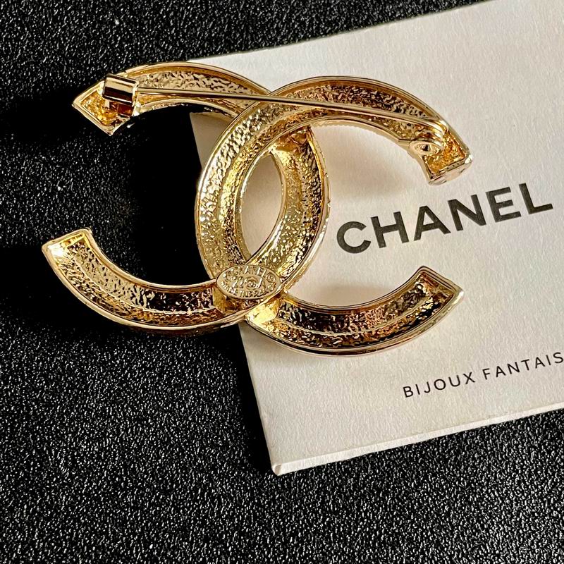 Chanel Brooch 11yxx105 (3)
