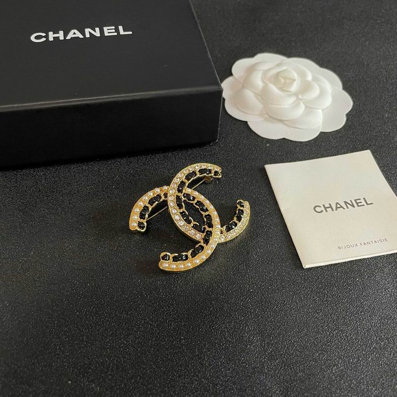 Chanel Brooch 11yxx108 (2)
