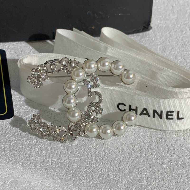 Chanel Brooch 11yxx109 (1)