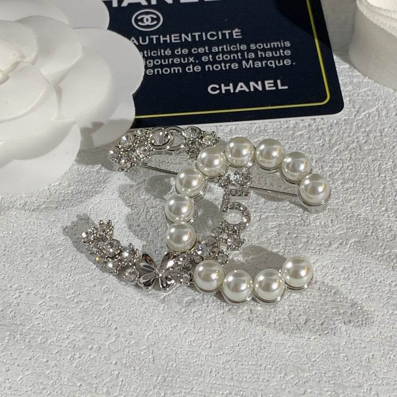 Chanel Brooch 11yxx109 (3)