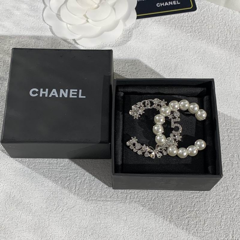 Chanel Brooch 11yxx110 (2)